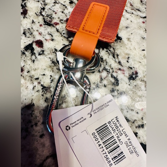 NWT Lululemon Keychain Never Lost Key Chain Orange ONE SIZE - Picture 9 of 11